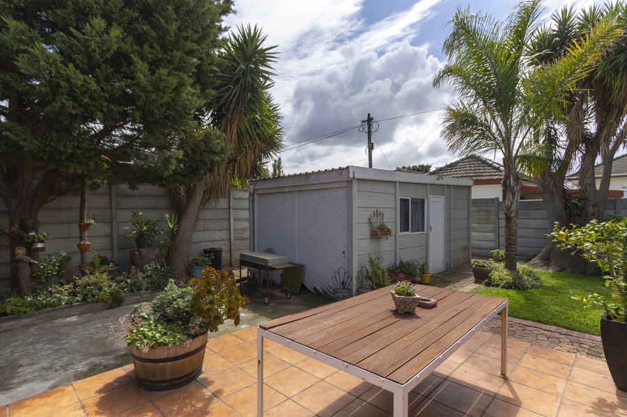 3 Bedroom Property for Sale in Lochnerhof Western Cape